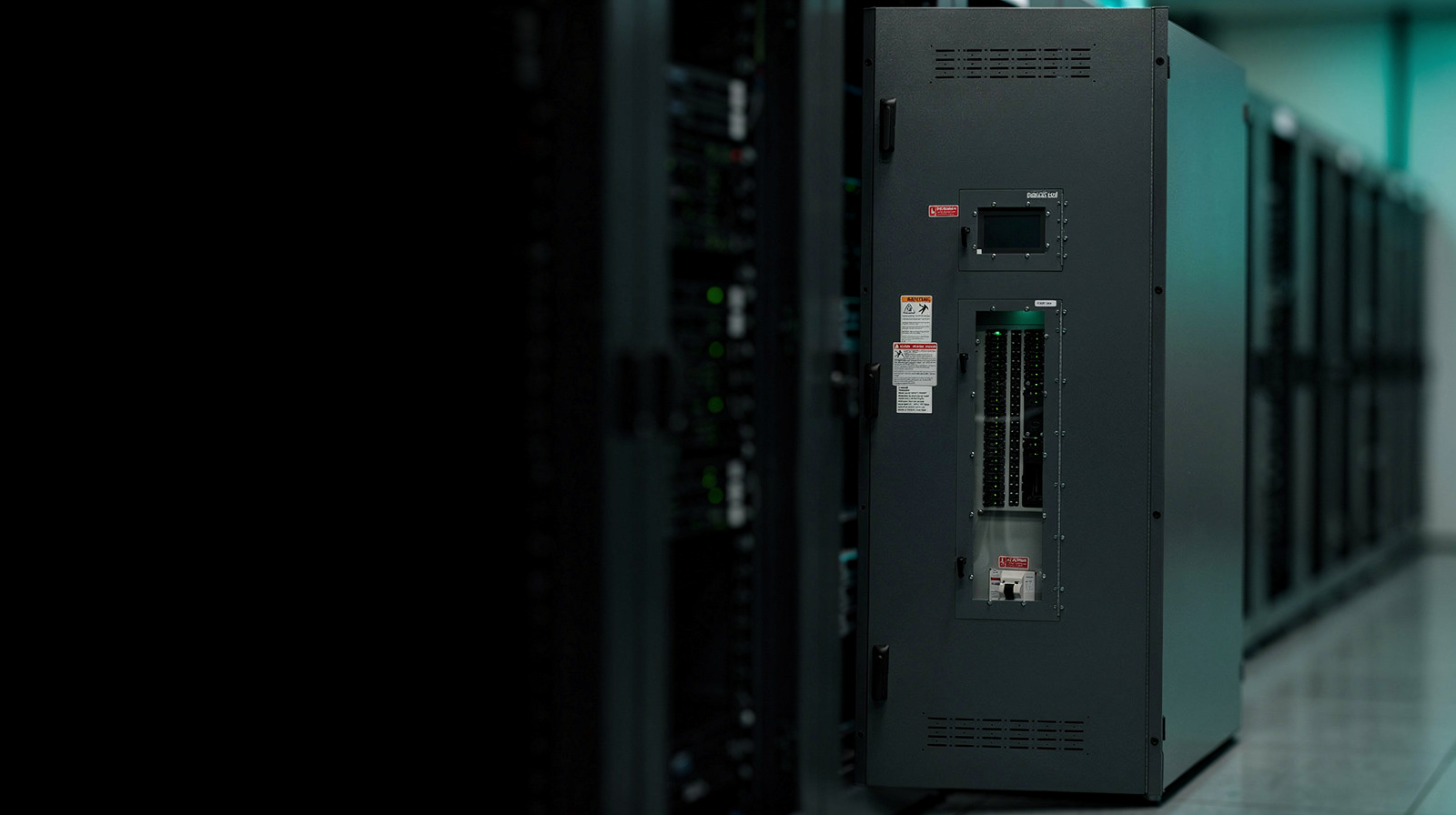 Hyperscale facility power distribution